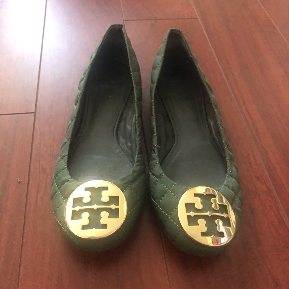Army green quilted Tory Burch flats